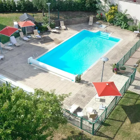 Logis & Restaurant L'ermitage 3* 索尔日