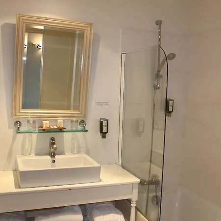 Logis & Restaurant L'ermitage Hotel Saulges