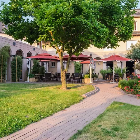 Logis & Restaurant L'ermitage Hotel 3*