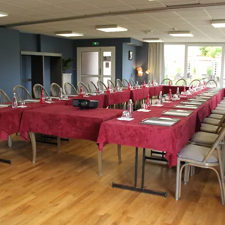 Logis & Restaurant L'ermitage 索尔日