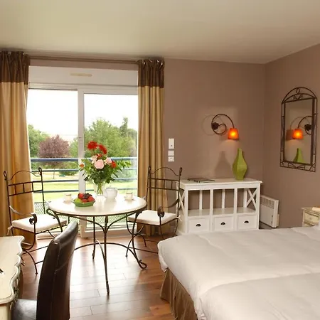 Logis & Restaurant L'ermitage Hotel 3*