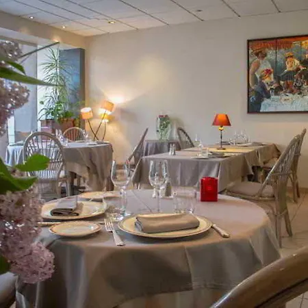 Hotel Logis & Restaurant L'ermitage 3*