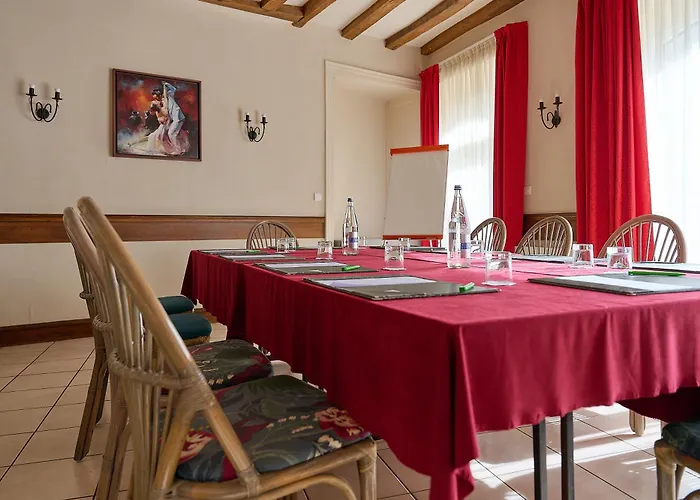 ホテル Logis & Restaurant L'ermitage