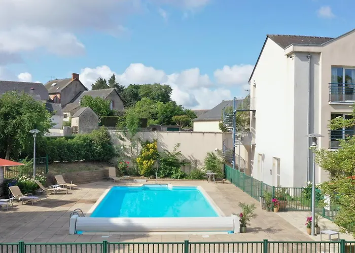 Logis & Restaurant L'ermitage ホテル 3*