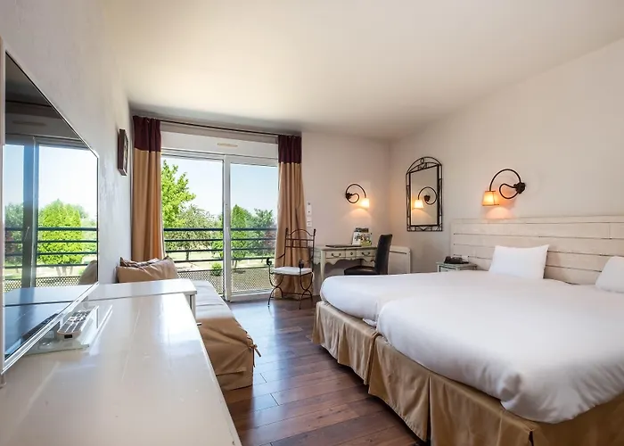 Logis & Restaurant L'ermitage ホテル