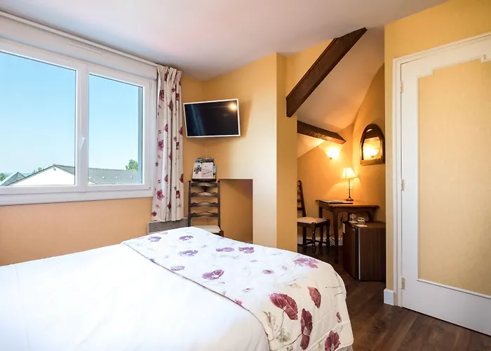 Logis L'ermitage Hôtel&restaurant Hotel Saulges