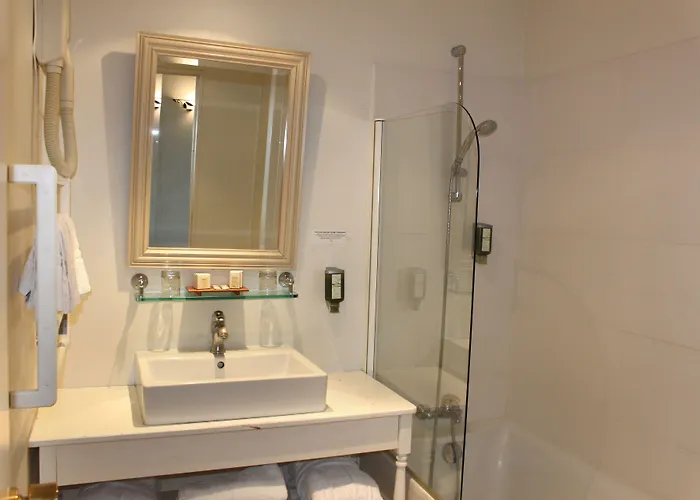 Logis & Restaurant L'ermitage ホテル ソルジュ