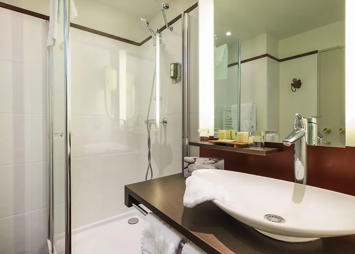 Logis & Restaurant L'ermitage ホテル