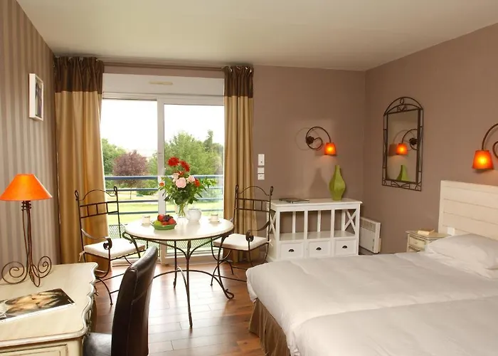 Logis & Restaurant L'ermitage ホテル 3*