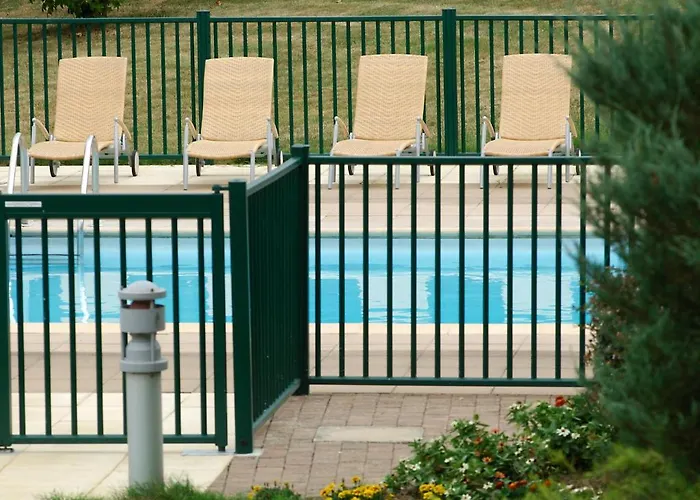 Logis & Restaurant L'ermitage ホテル 3*