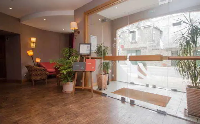 Logis & Restaurant L'ermitage ホテル