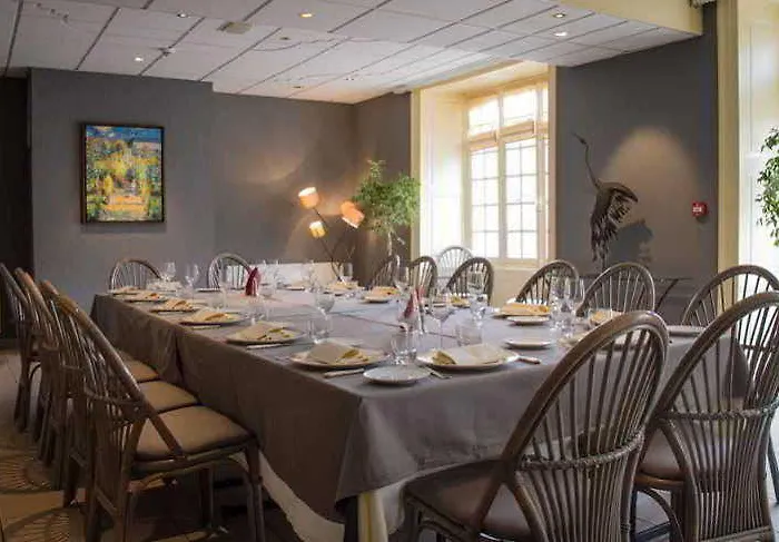 Logis & Restaurant L'ermitage ソルジュ