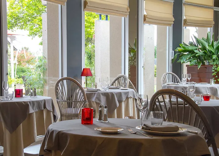 Logis L'ermitage Hôtel&restaurant Hotel Saulges