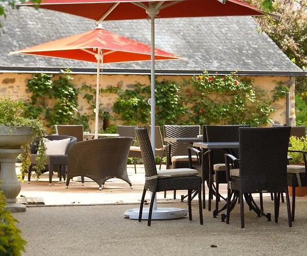 ホテル Logis & Restaurant L'ermitage ソルジュ